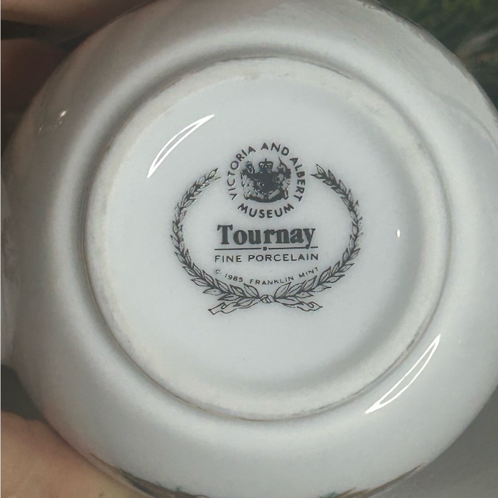 Vintage Franklin Mint Tournay Mini Teapot - Picture 8 of 9